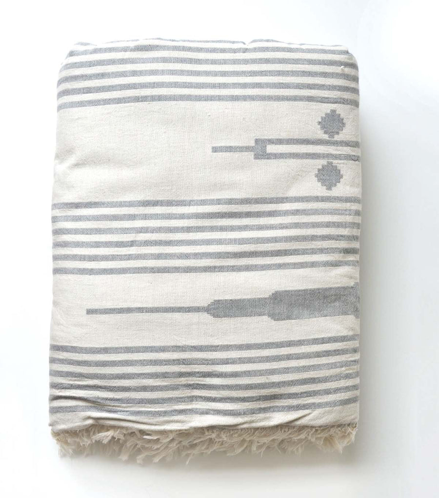 ARROW FLEECE LINED THROW